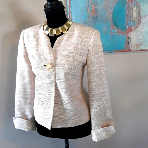 Calvin Klein/Single Button Front Cropped Blazer - Picture 8 of 11